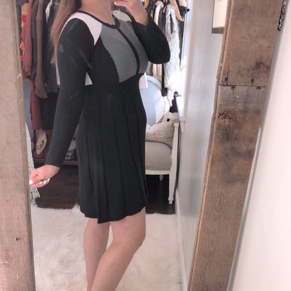 Vince Camuto color block knit dress size small - Picture 2 of 5